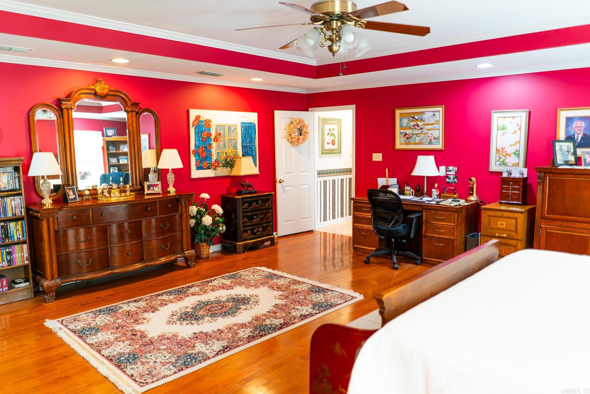 COUNTRY CLUB ESTATES - Residential