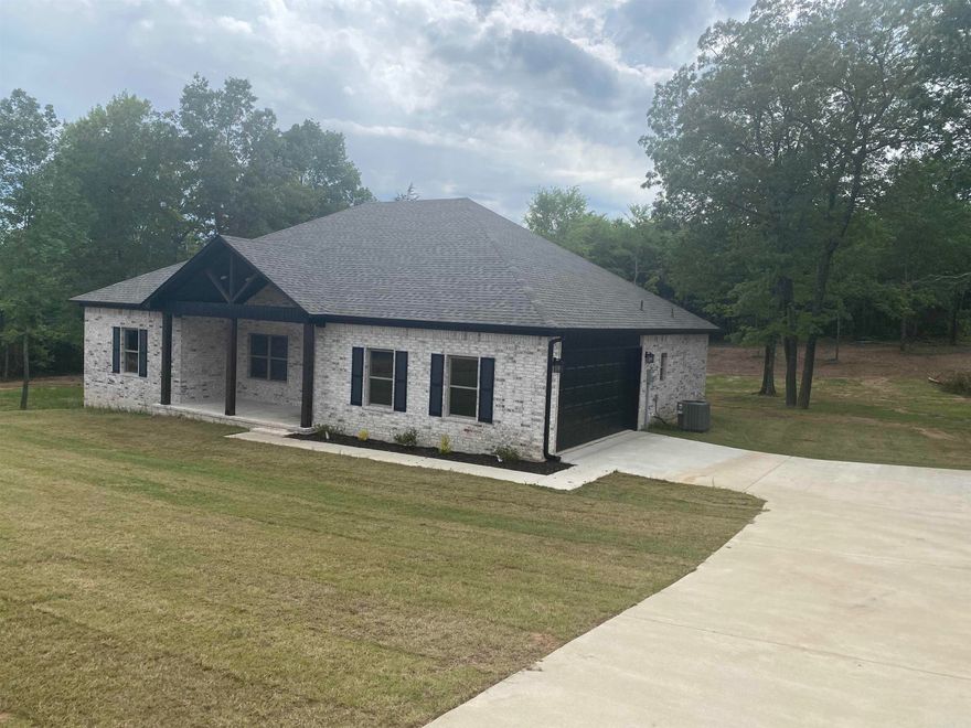 quality build with extra details on the front and back porches. one acre lot with trees. Hurry to see this one. Greenbrier bus does not go by this house but kids may go to Greenbrier school