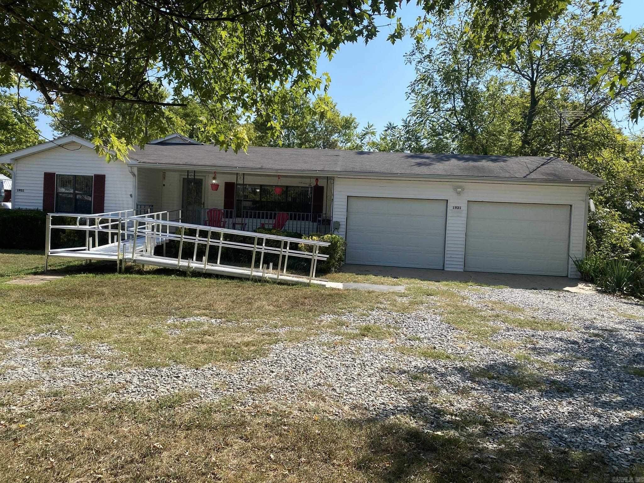 Affordable Country Home in the Ozarks – $170,000 Escape to peaceful country living with this charming home on nearly one acre, perfectly situated on a quiet county road. The backyard adjoins open pastureland and offers stunning views of the mountains near Mountain View. Just a ¼ mile down the road, you'll find access to National Forest land — ideal for outdoor enthusiasts! This well-maintained home has seen numerous updates over the past three years, including electrical and plumbing upgrades, a new circle drive, and more. Features include: • Attached two-car garage • Additional two-bay garage (no doors) • Two brand-new outdoor sheds (both will convey) • Cellar accessible from both the porch and the yard Whether you're looking for a peaceful retreat, a homestead, or a full-time residence, this property has the space, the views, and the updates to make it your own. Don’t miss out — schedule your showing today!