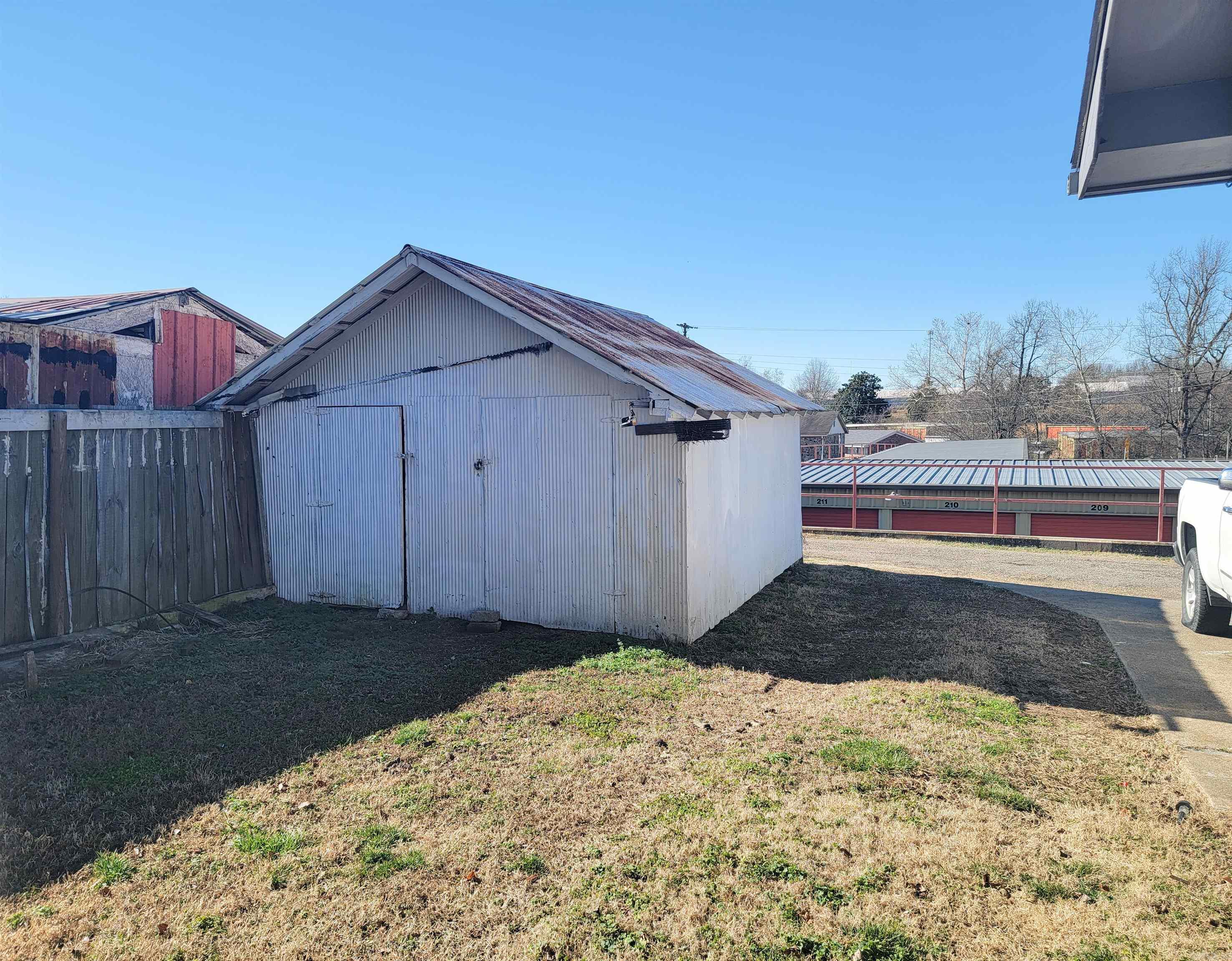 Mena Original - Residential