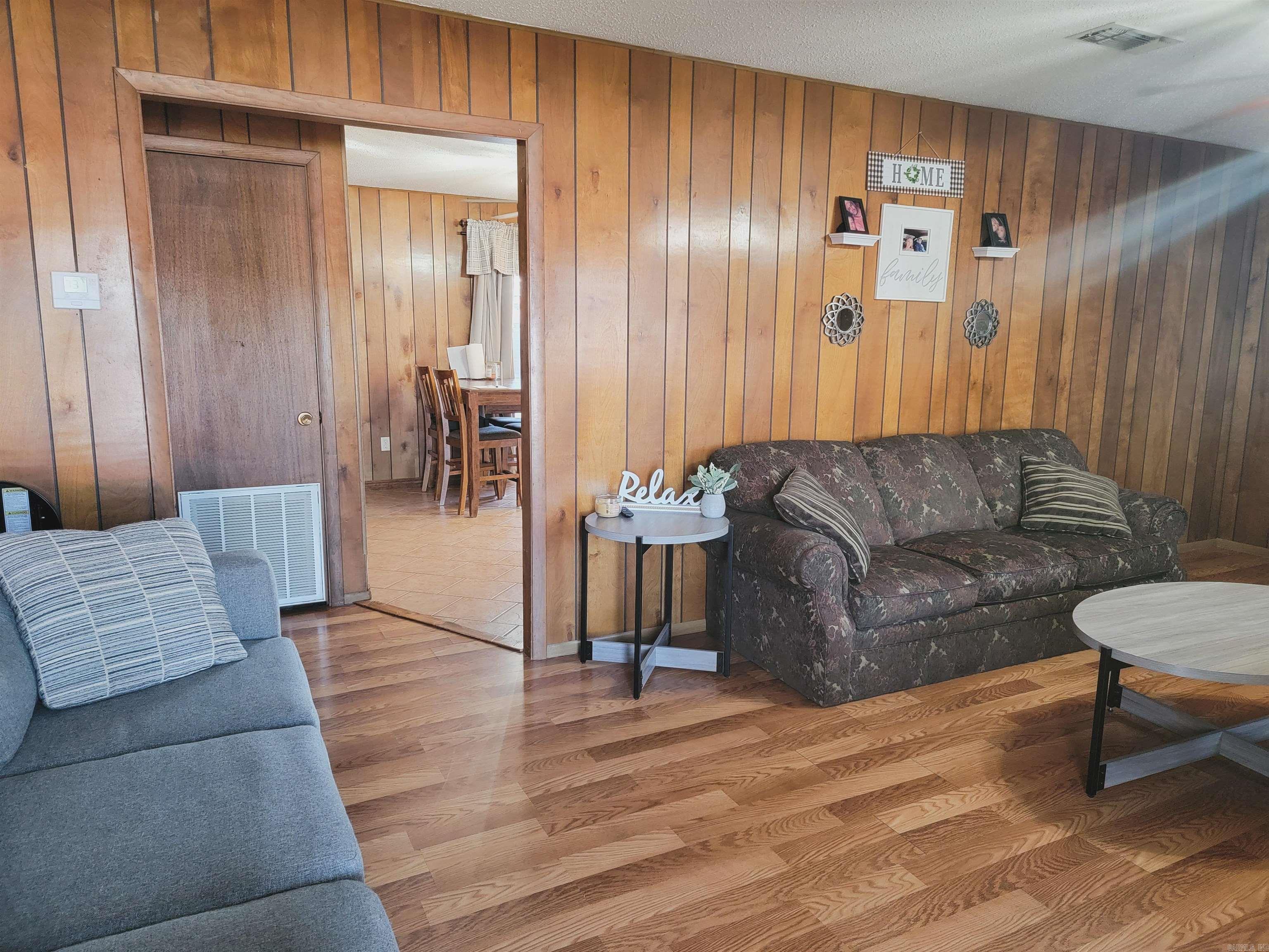 Mena Original - Residential