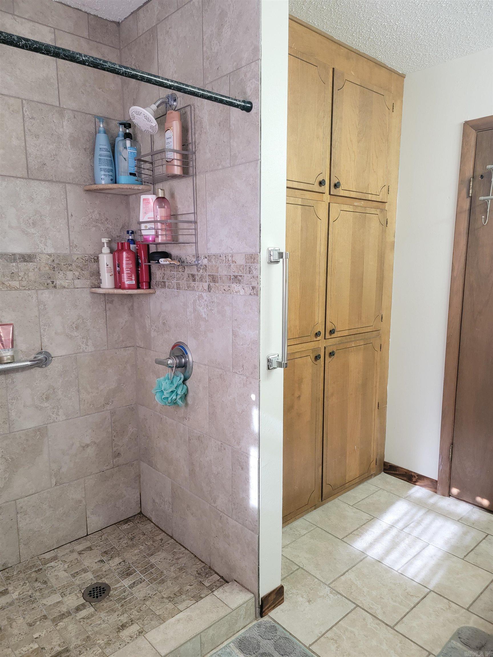 Mena Original - Residential