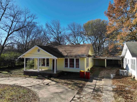 Photo of 607 N Morrill Street, Morrilton, AR 72110 (MLS # 25048942)