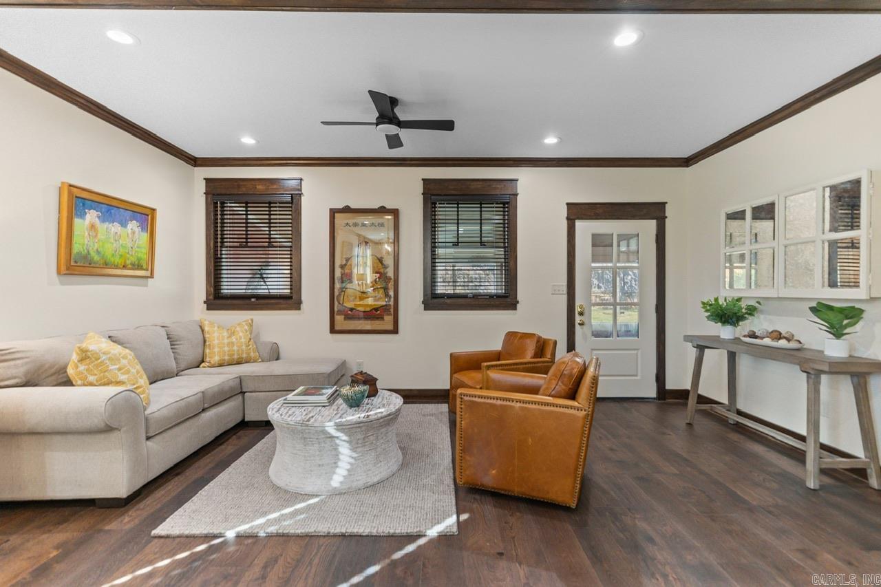 AUTEN & MOSS - Residential