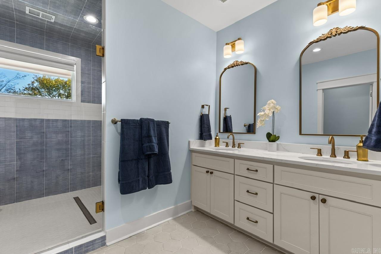 AUTEN & MOSS - Residential