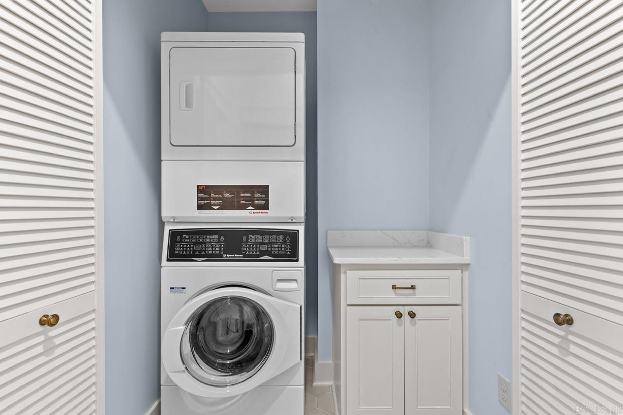 AUTEN & MOSS - Residential