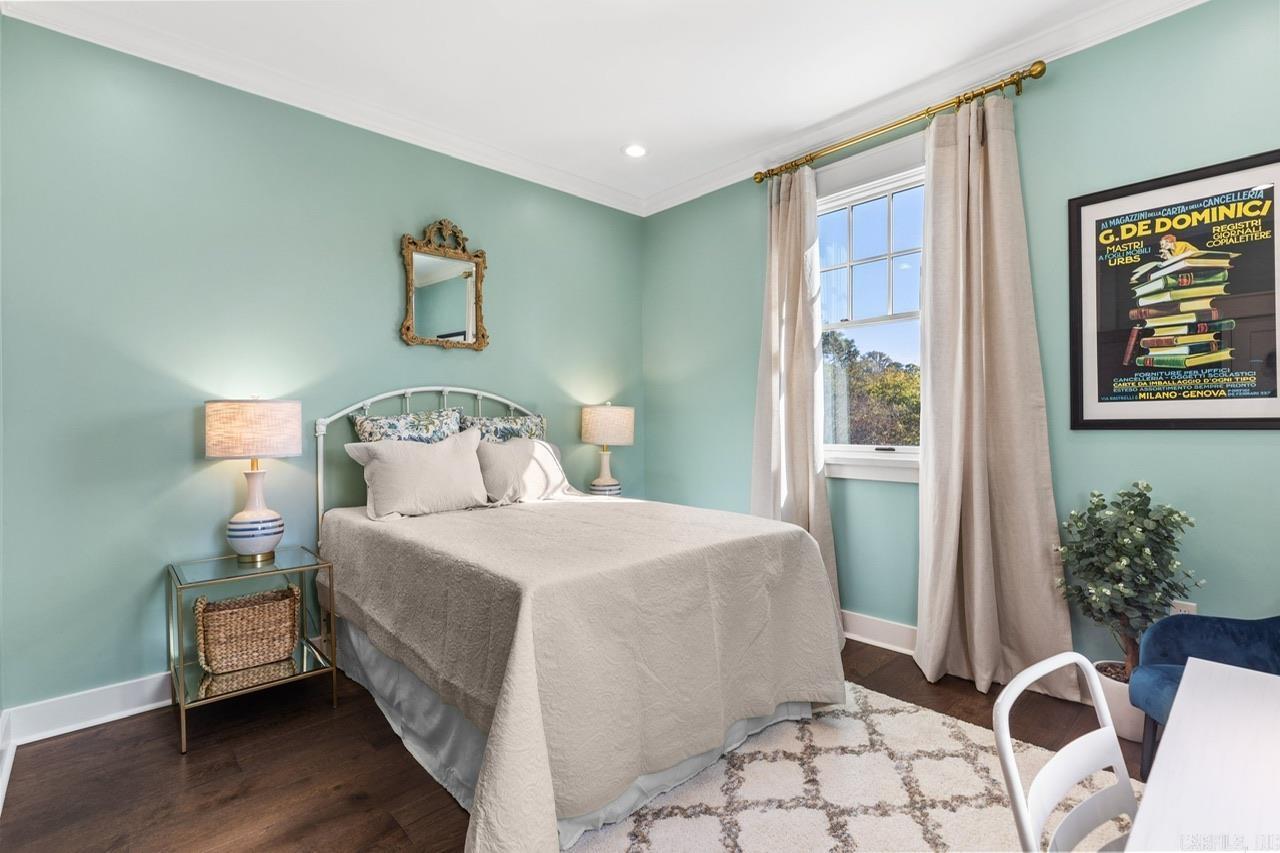 AUTEN & MOSS - Residential