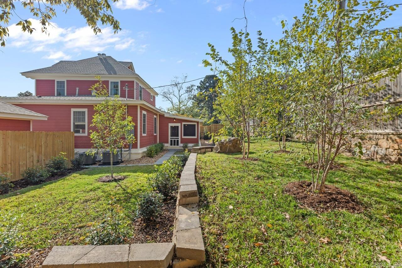 AUTEN & MOSS - Residential