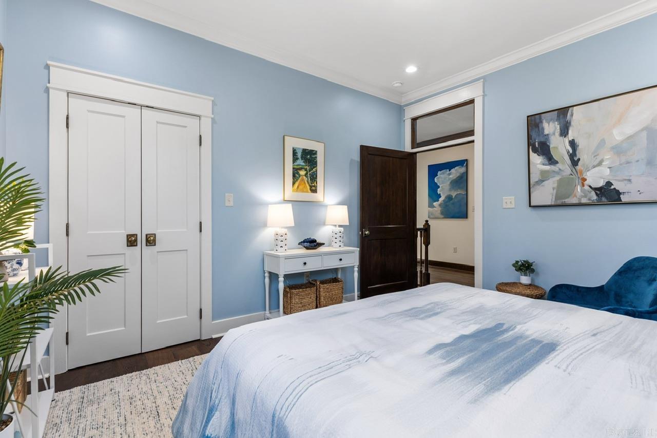 AUTEN & MOSS - Residential