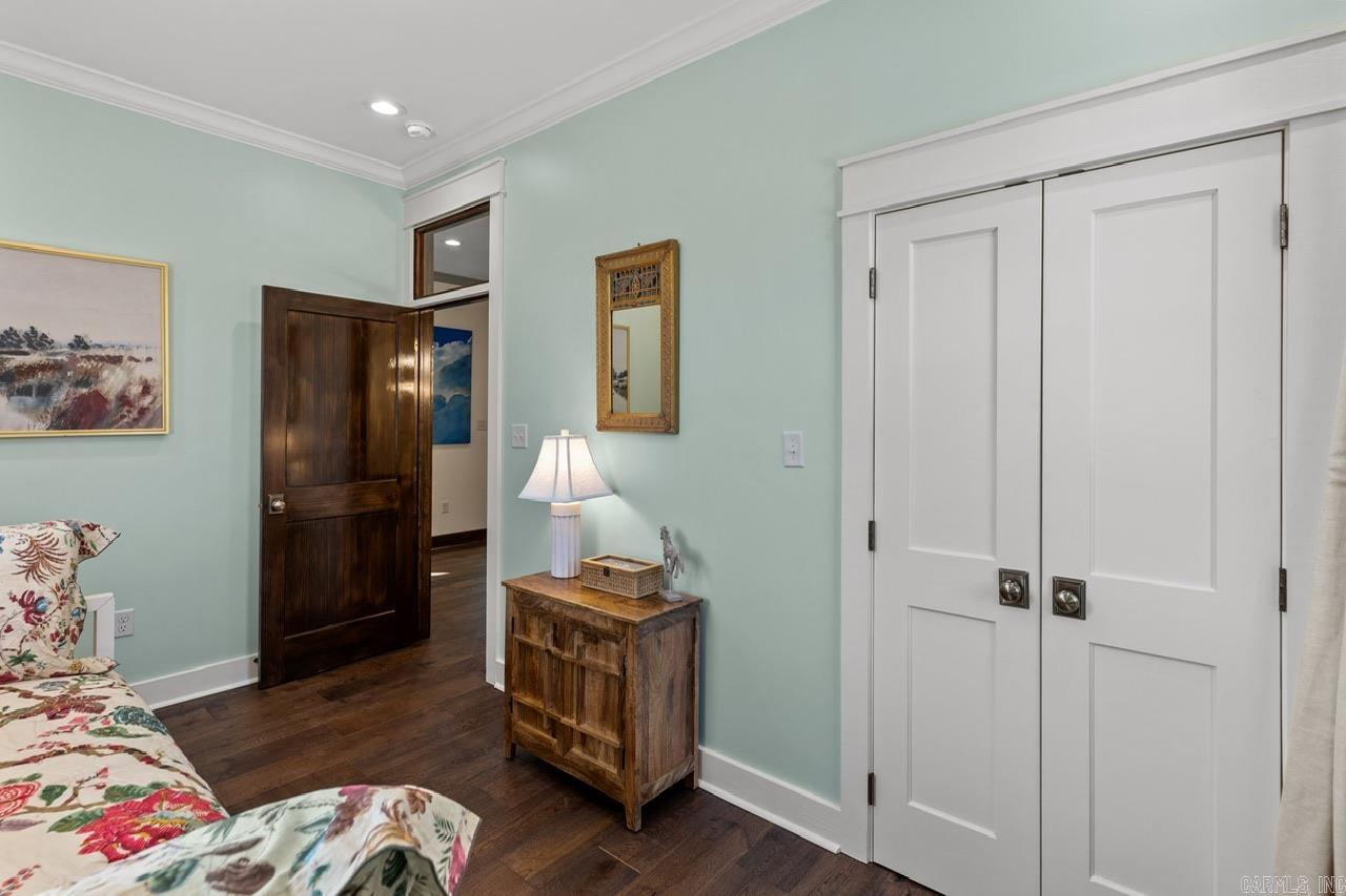 AUTEN & MOSS - Residential