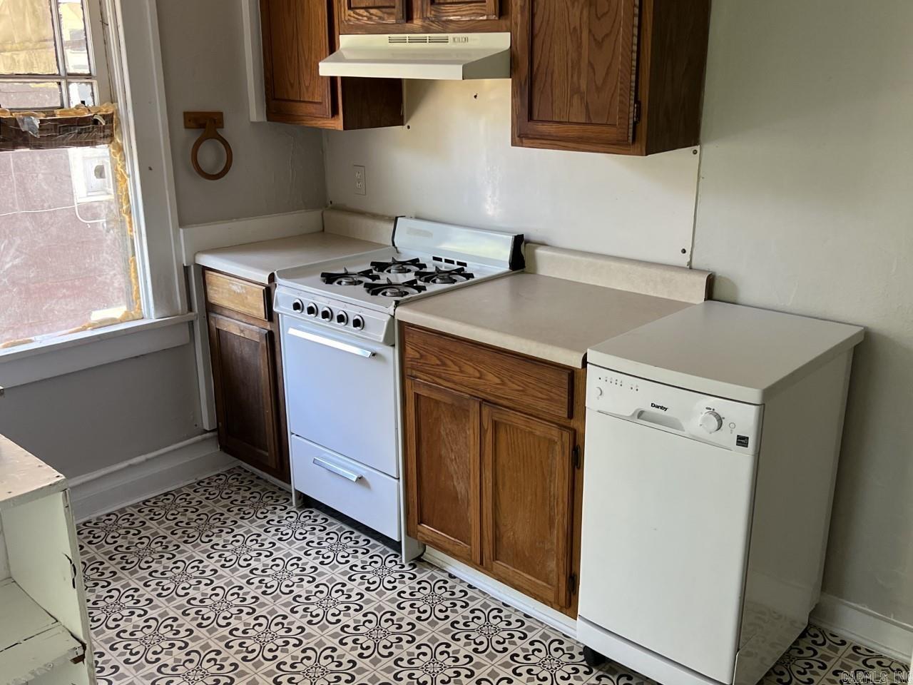 Weldon E Wrights - Residential Lease