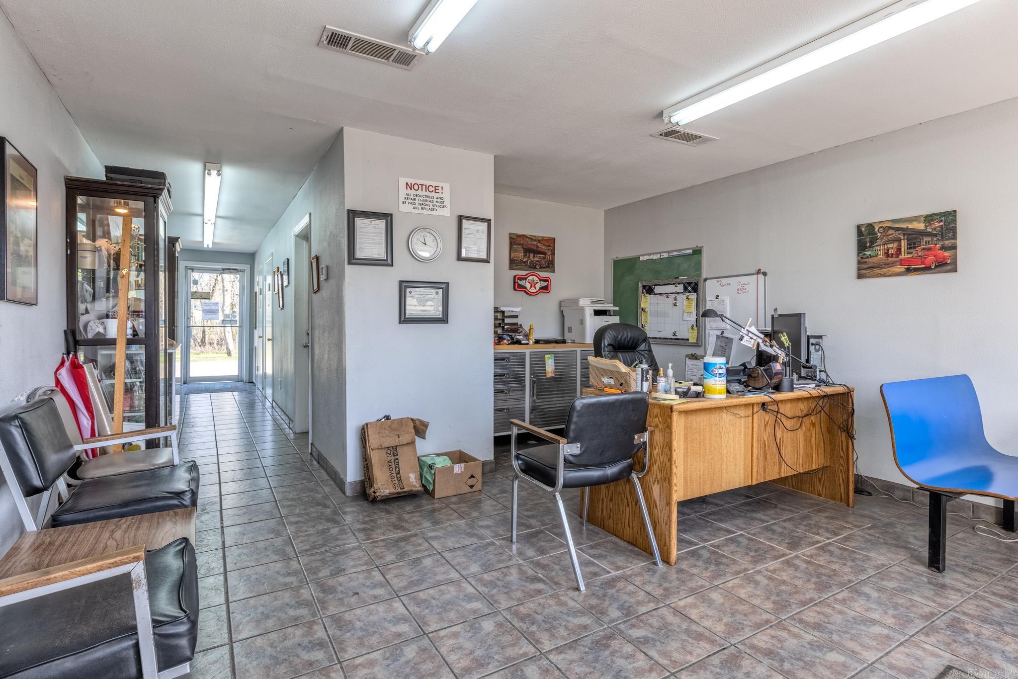 Wallis - Commercial Sale