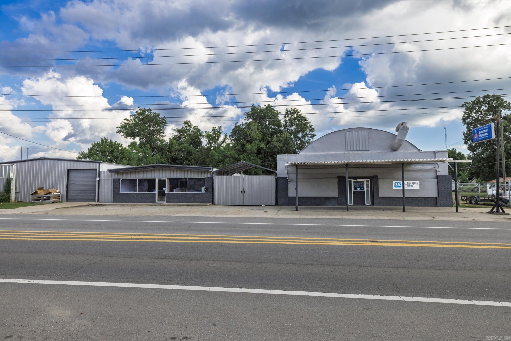 Wallis - Commercial Sale