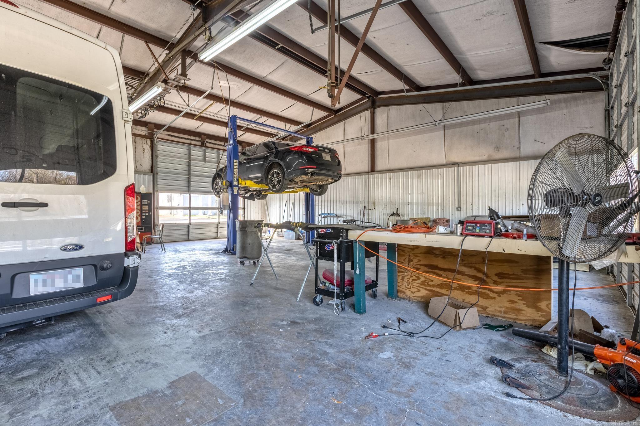 Wallis - Commercial Sale