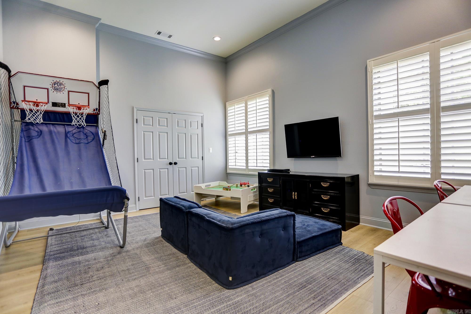 PLEASANT VALLEY - Residential