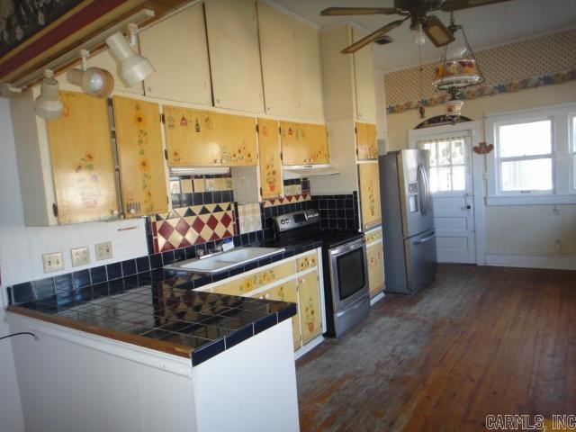 NEWPORT LAND & IMP CO - Residential