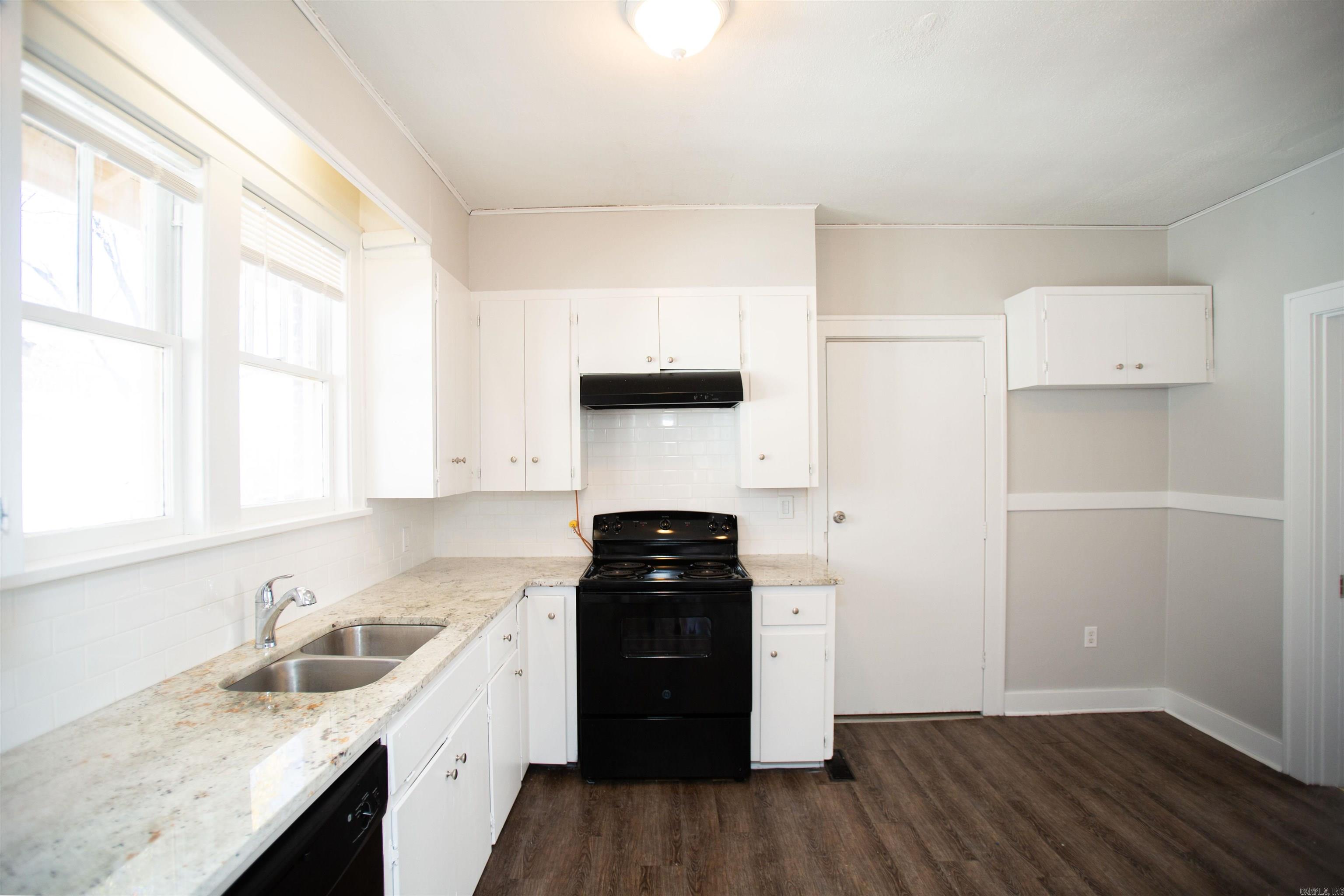 Kahn - Residential Lease