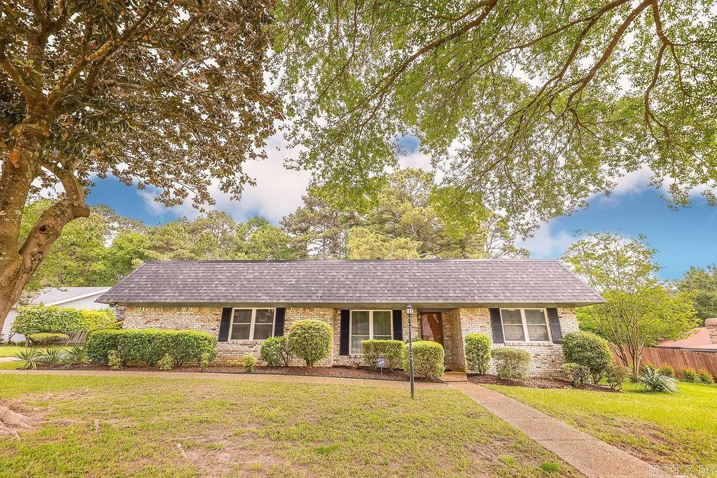 WOODLAND HILLS - Residential