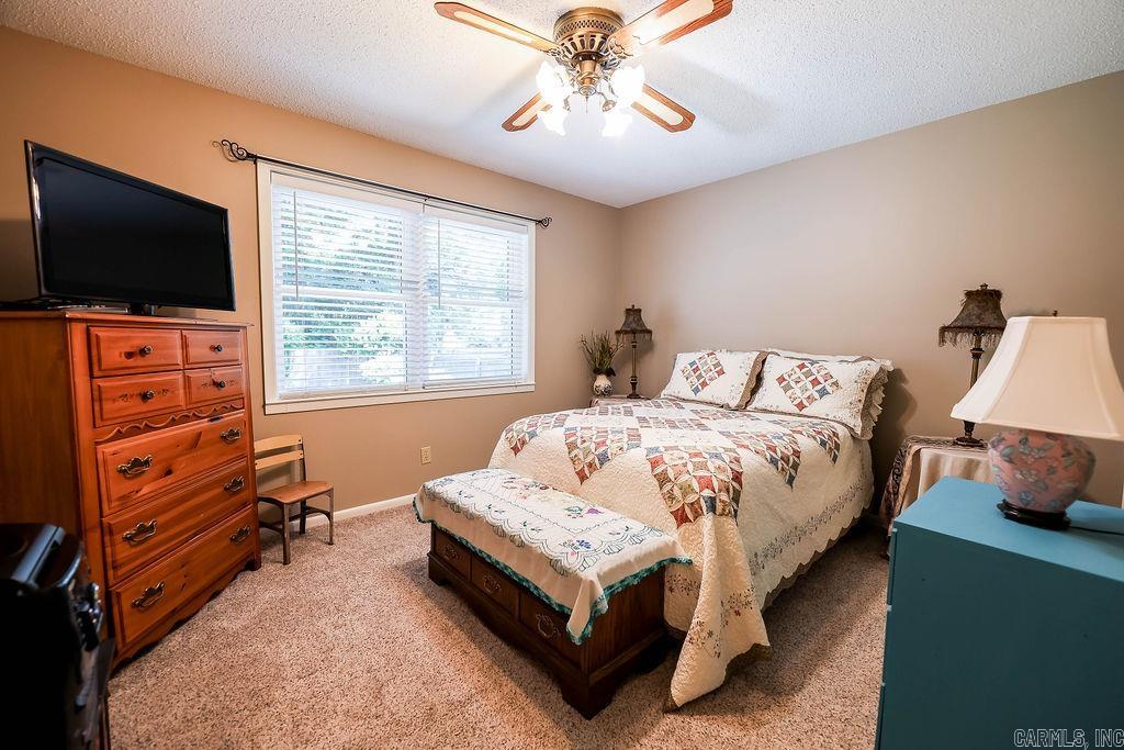 WOODLAND HILLS - Residential