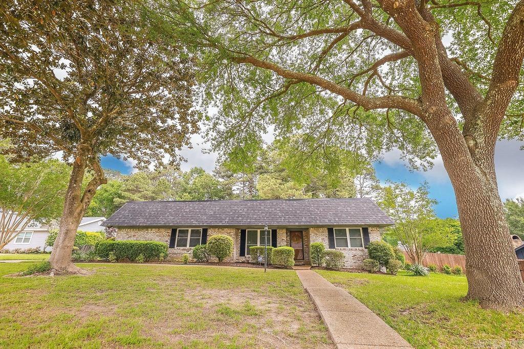 WOODLAND HILLS - Residential