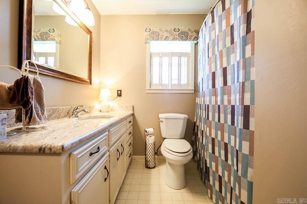 WOODLAND HILLS - Residential