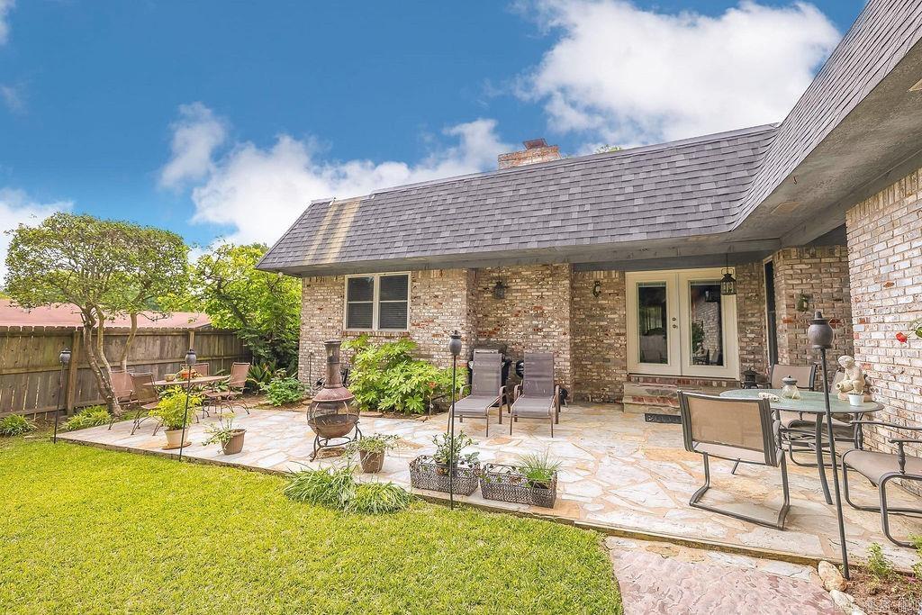 WOODLAND HILLS - Residential