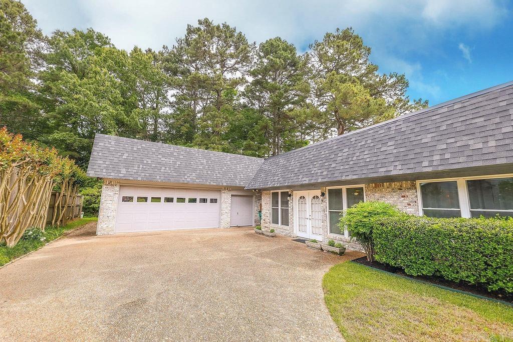 WOODLAND HILLS - Residential