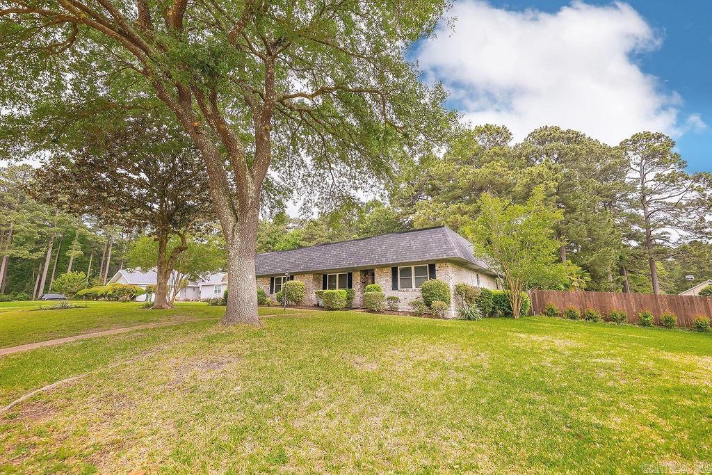 WOODLAND HILLS - Residential