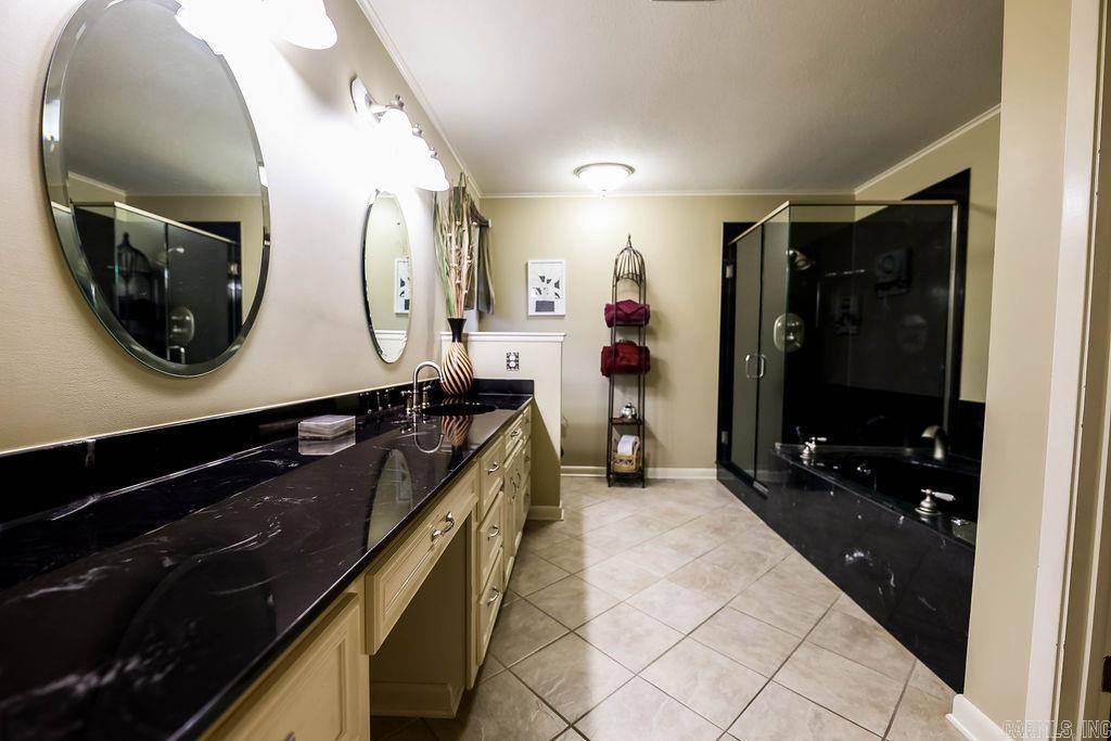 WOODLAND HILLS - Residential