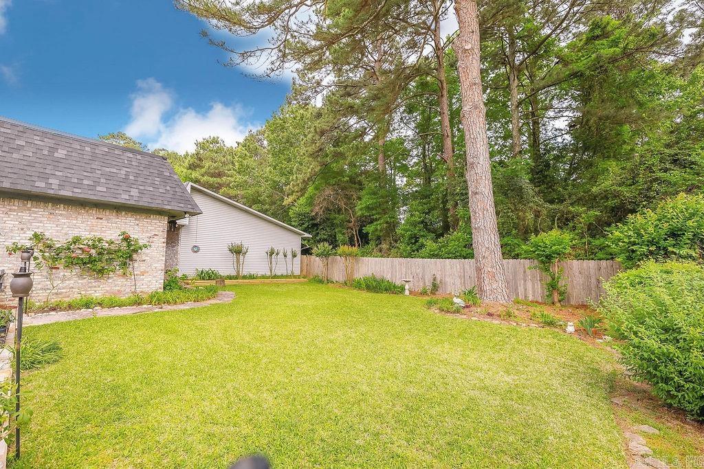 WOODLAND HILLS - Residential