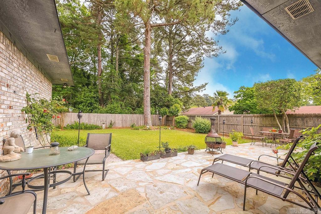 WOODLAND HILLS - Residential