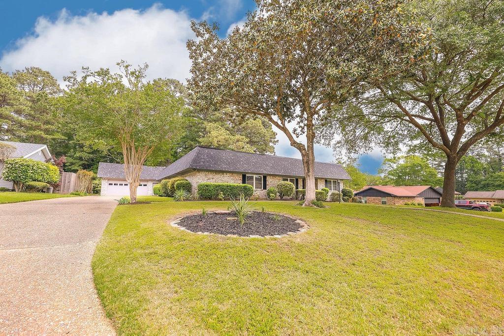 WOODLAND HILLS - Residential