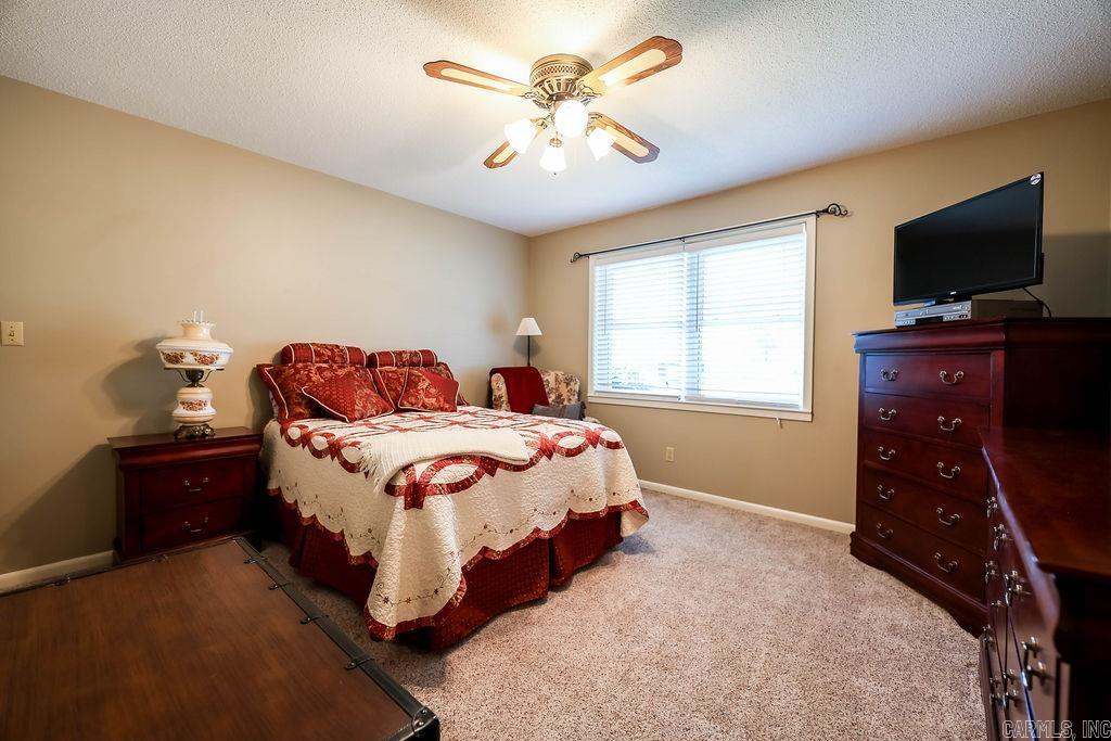 WOODLAND HILLS - Residential