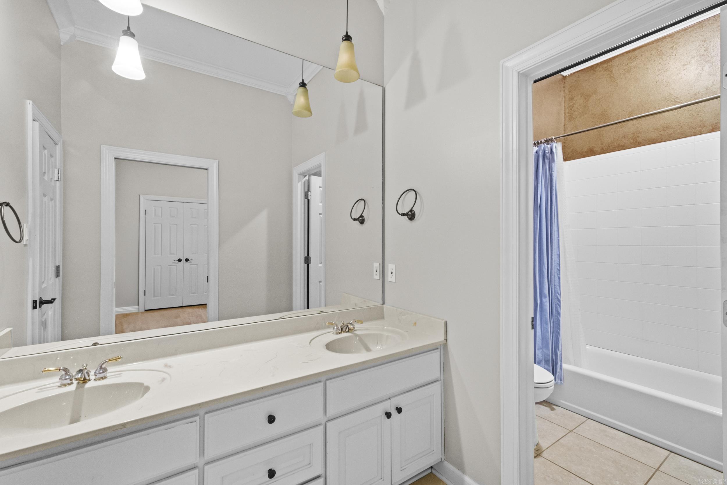 COUNTRY CLUB OF ARK THE - Residential