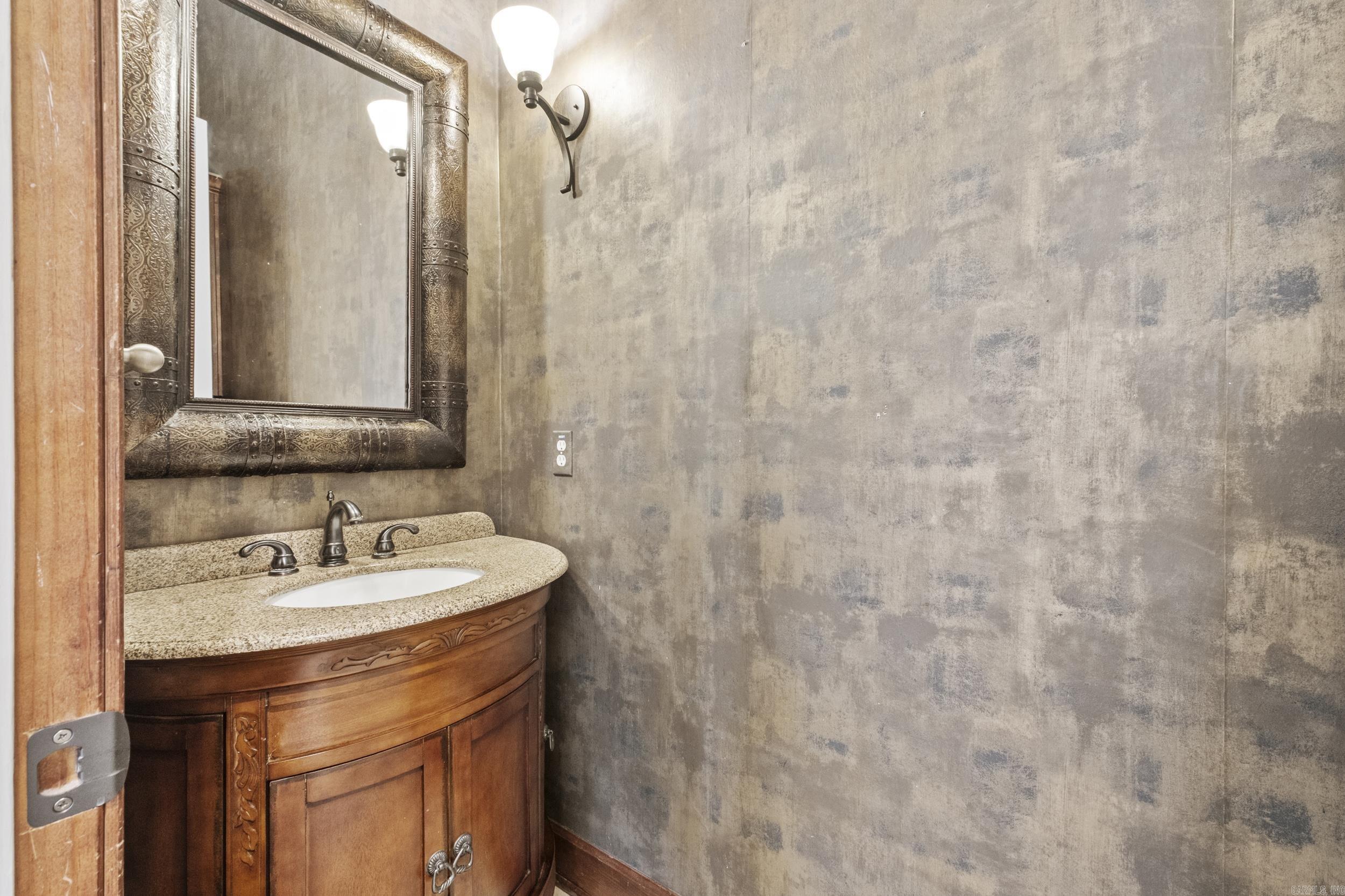 COUNTRY CLUB OF ARK THE - Residential