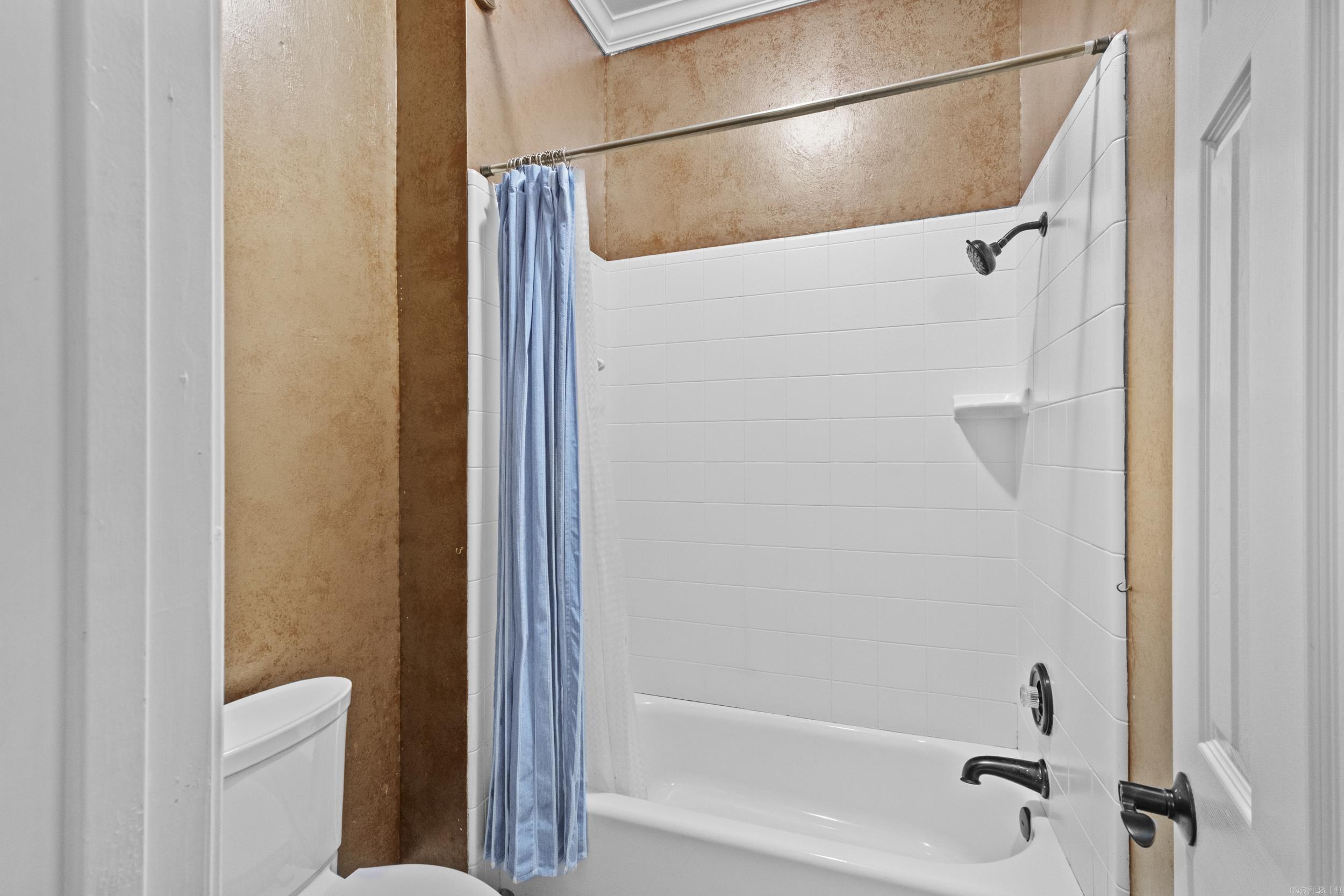 COUNTRY CLUB OF ARK THE - Residential