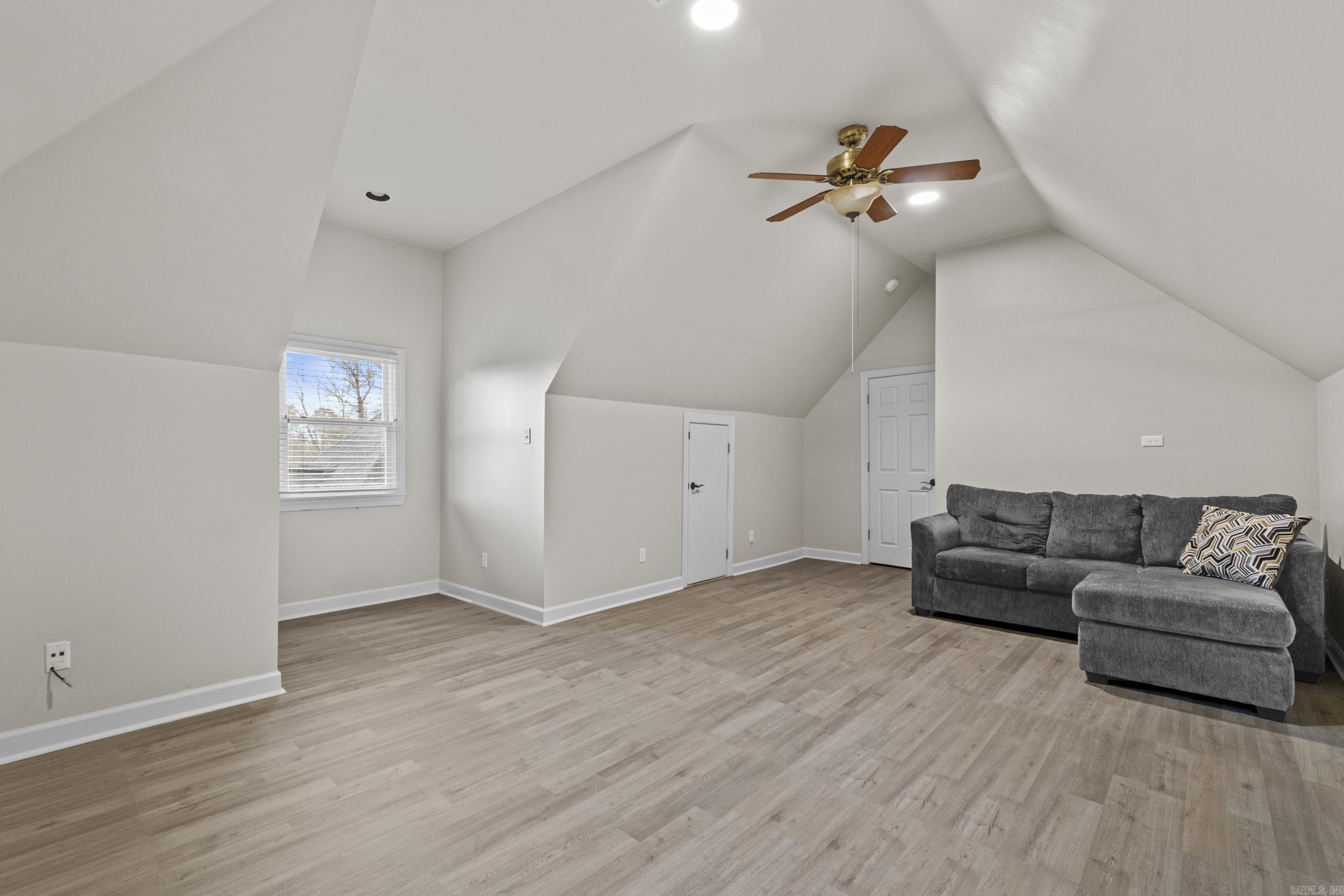 COUNTRY CLUB OF ARK THE - Residential