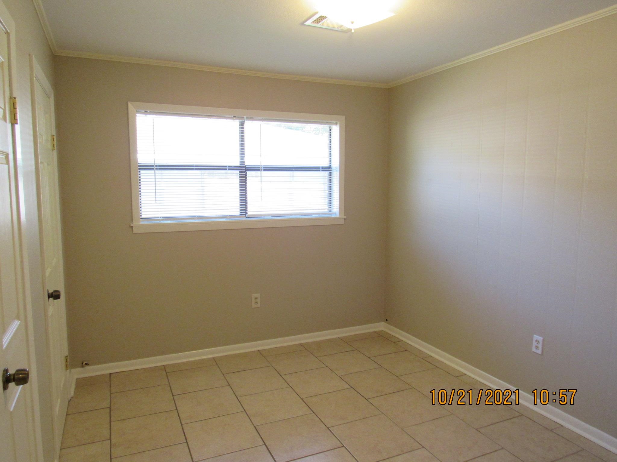 College Oak - Residential Lease