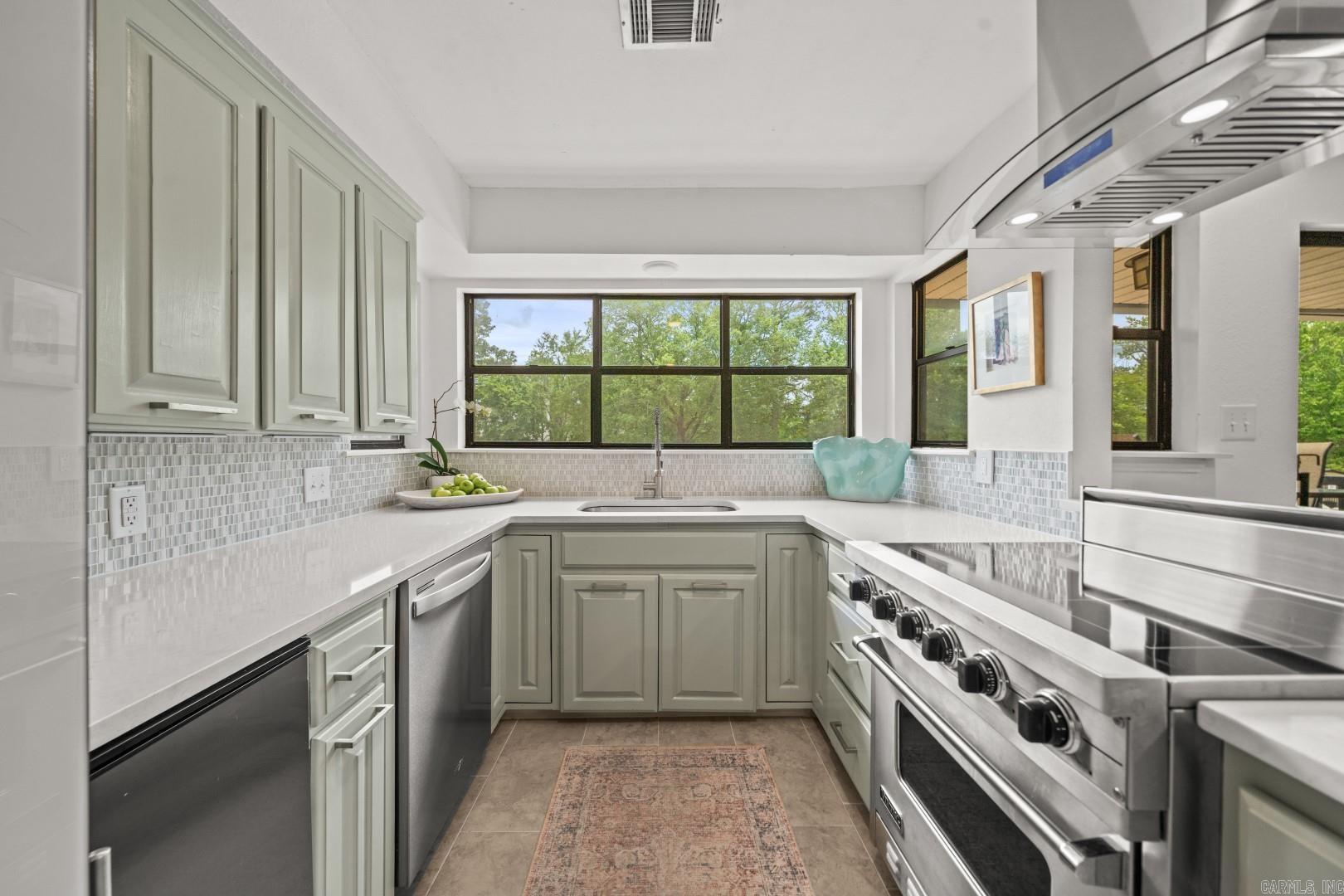 EMERALD ISLE HPR - Residential