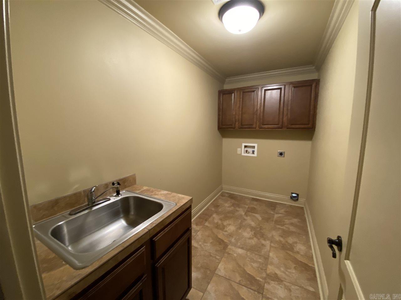 COUNTRY CLUB OF ARK THE - Residential Lease