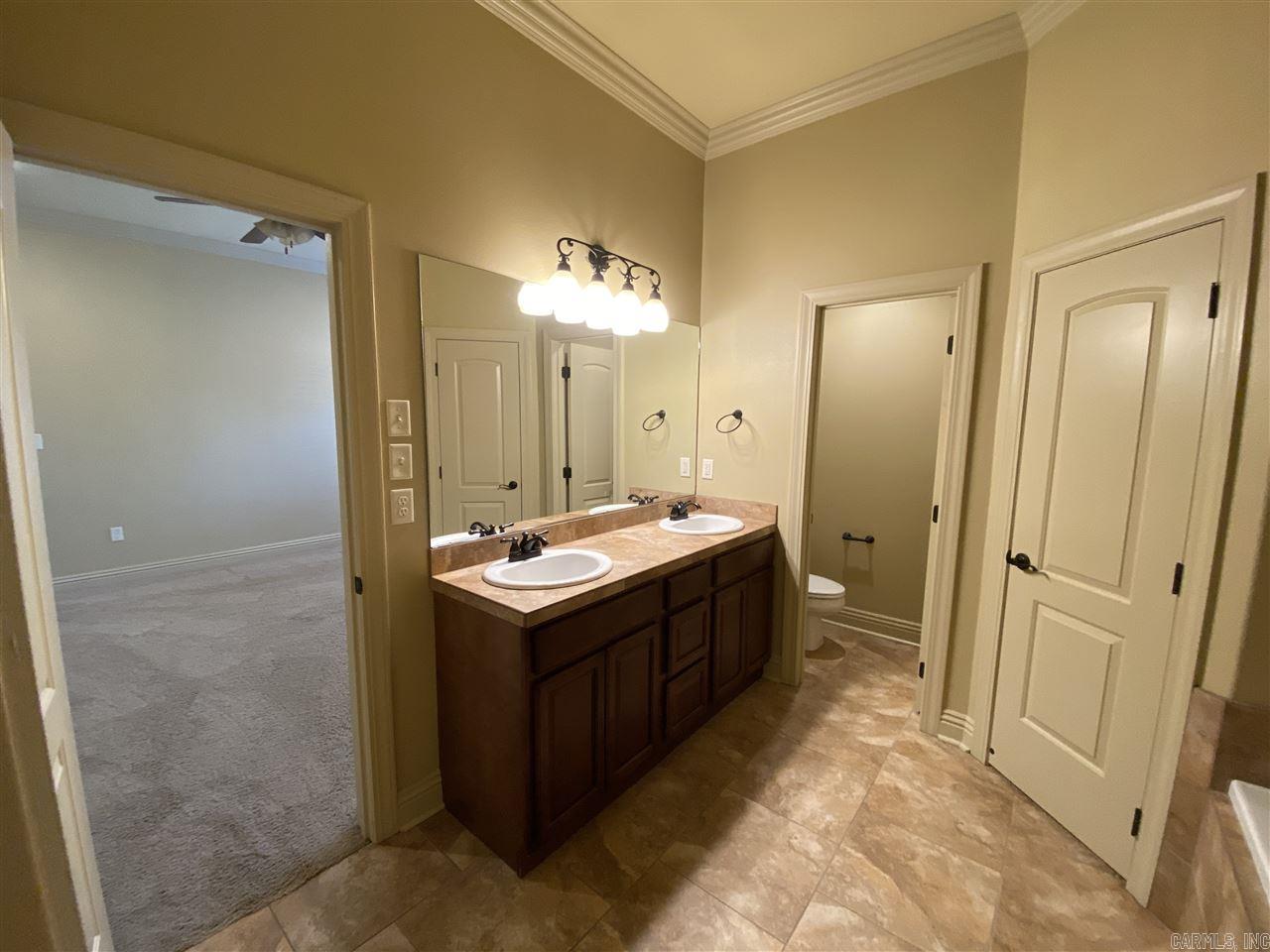 COUNTRY CLUB OF ARK THE - Residential Lease