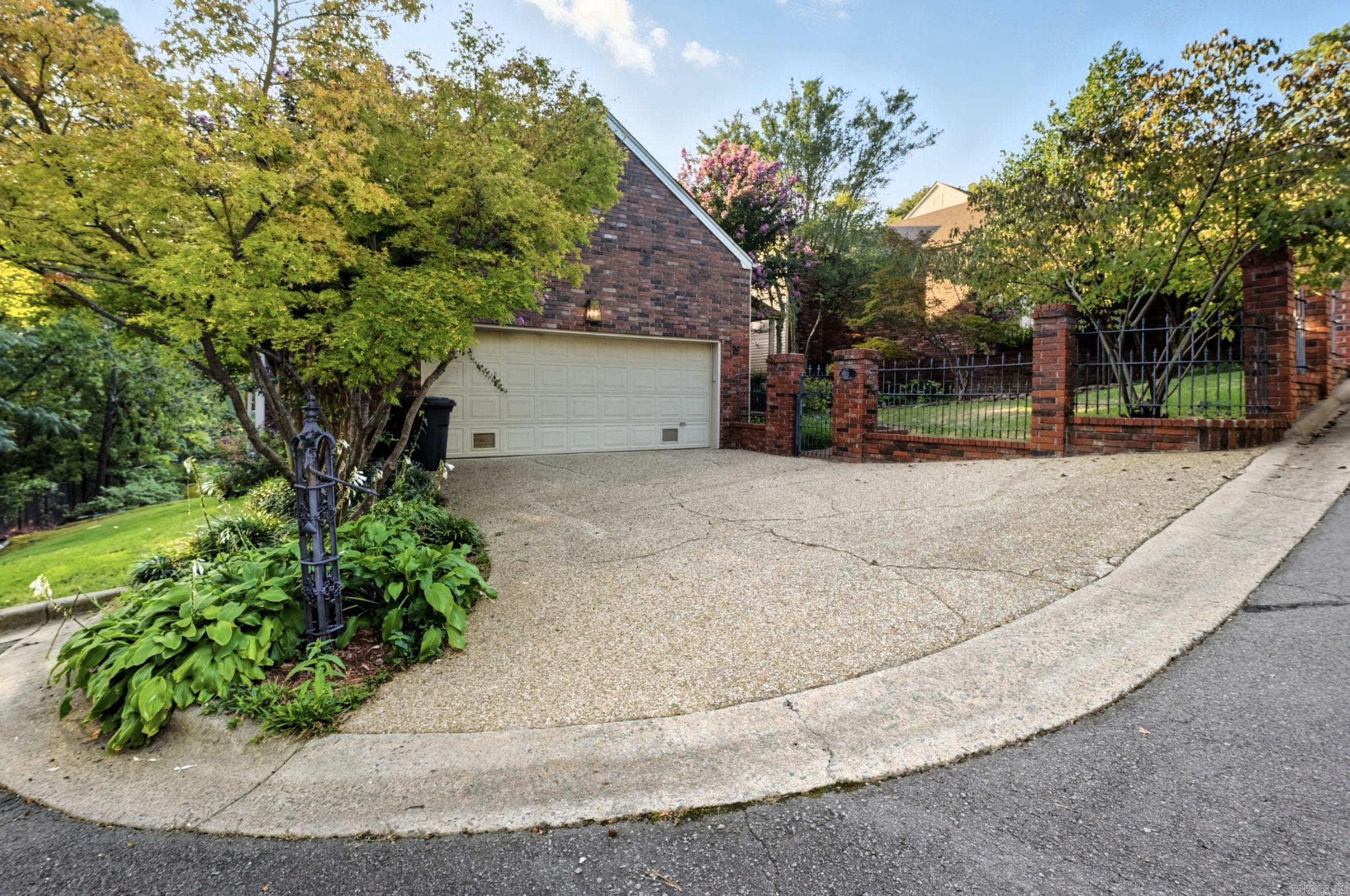 WOODRIDGE TOWNHOMES - Residential