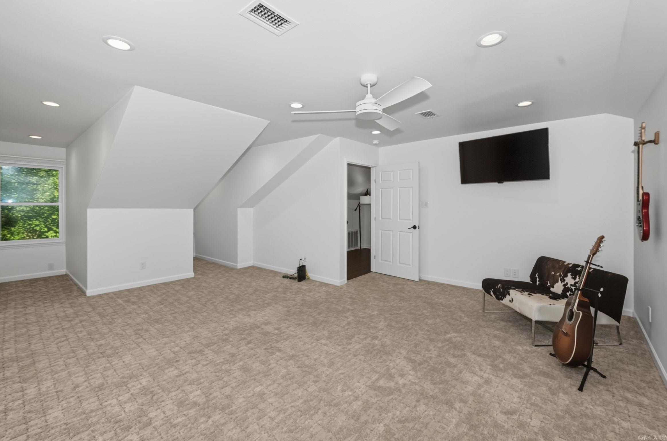 WOODRIDGE TOWNHOMES - Residential