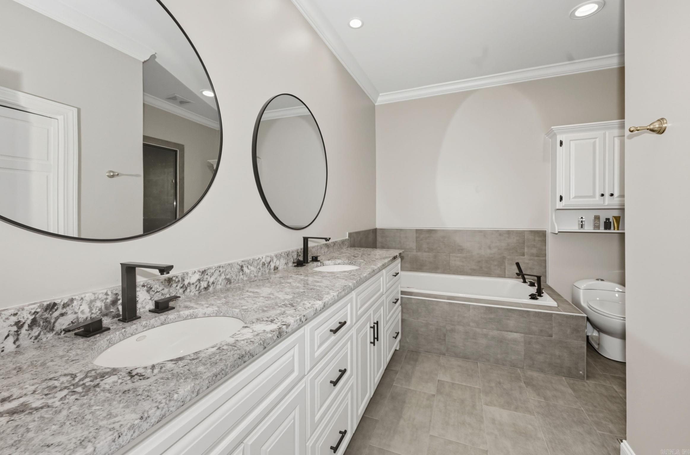 WOODRIDGE TOWNHOMES - Residential