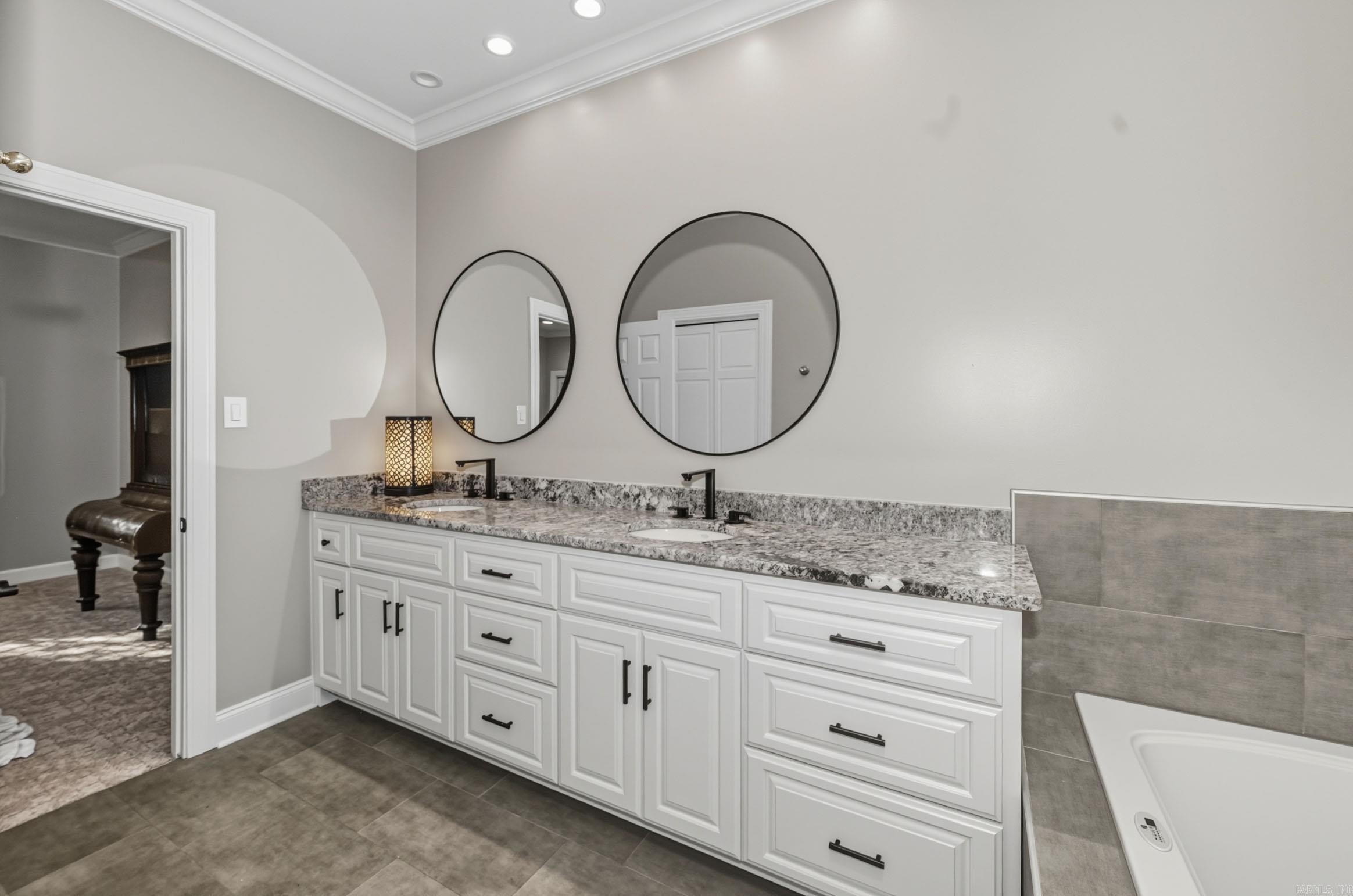 WOODRIDGE TOWNHOMES - Residential