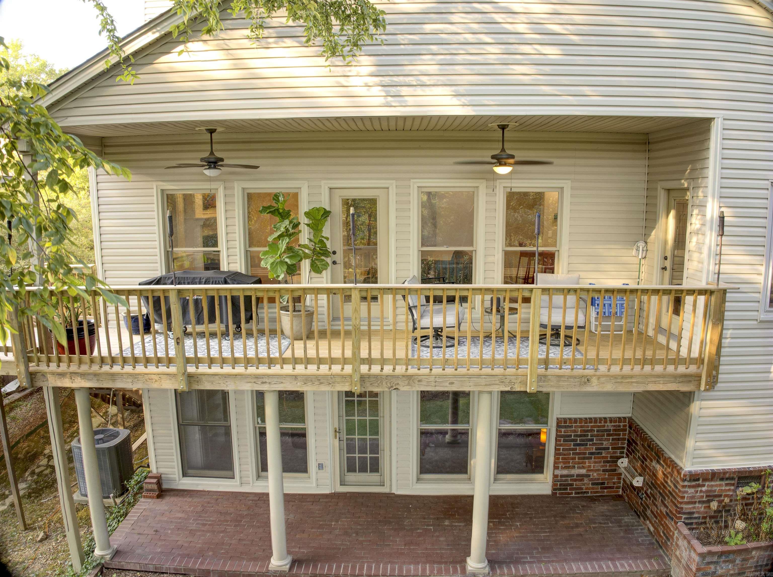 WOODRIDGE TOWNHOMES - Residential