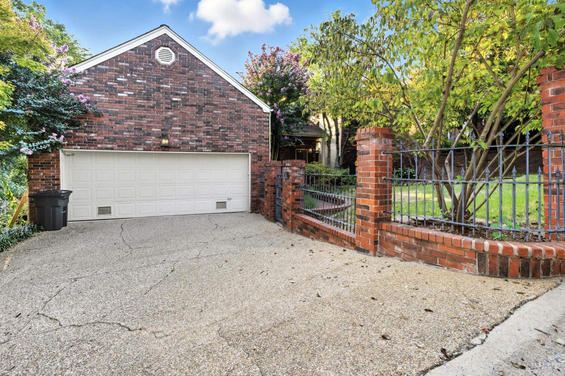 WOODRIDGE TOWNHOMES - Residential