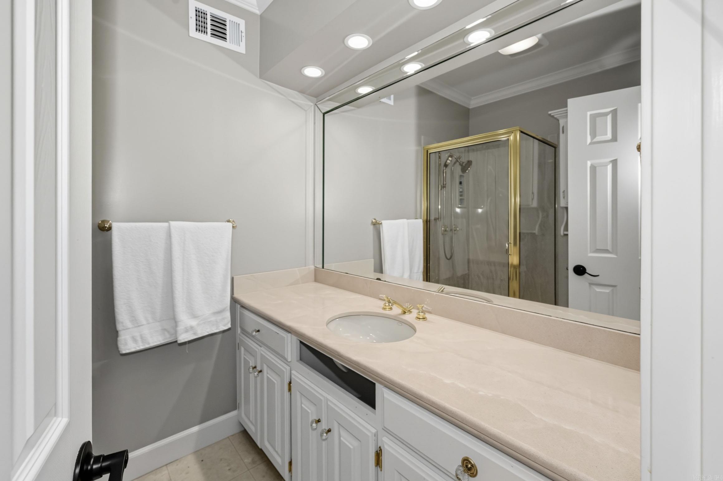 WOODRIDGE TOWNHOMES - Residential