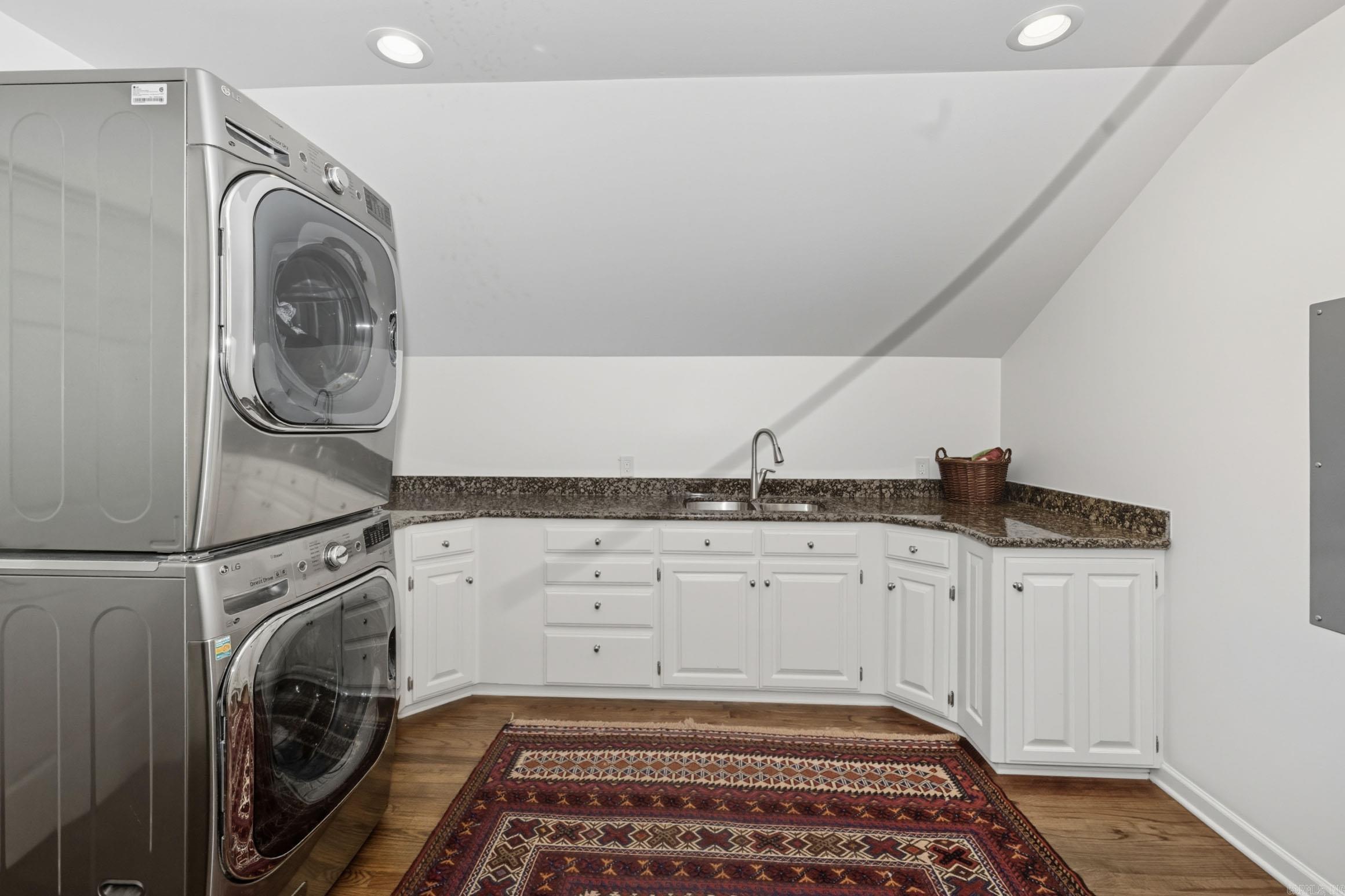 WOODRIDGE TOWNHOMES - Residential