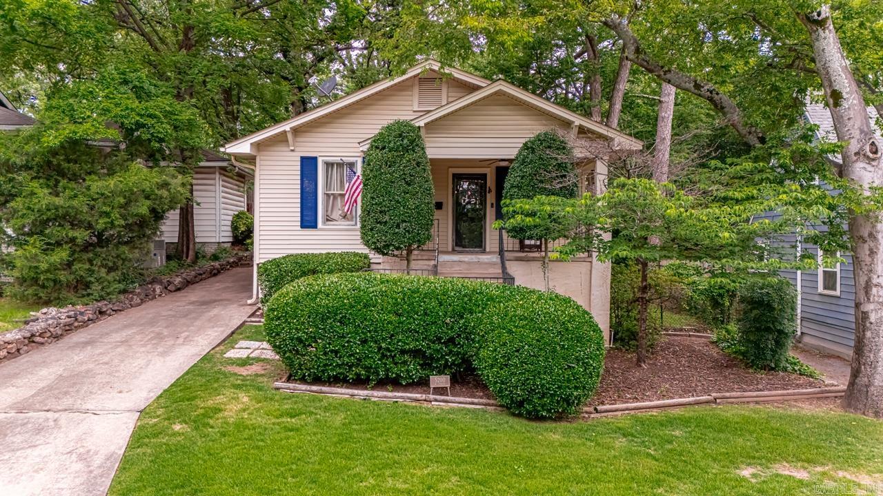 PULASKI HEIGHTS - Residential